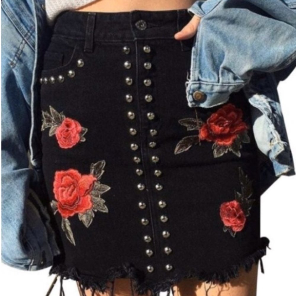 Carmar embroidered rose mini skirt